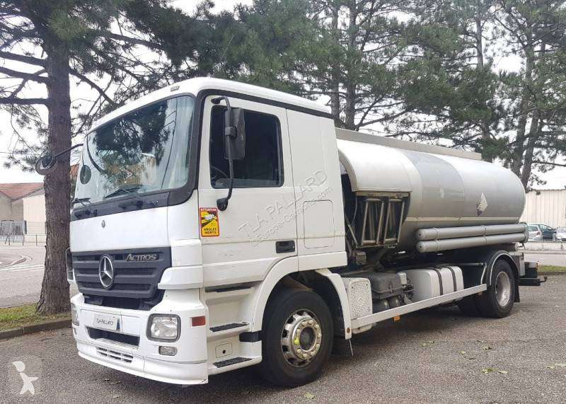 Camion Mercedes citerne hydrocarbures Actros 1836 Euro 3 occasion - Photo 1